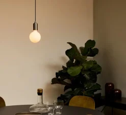 Ampoule LED, E27, Sphere III, 7W, Dim to Warm, 2000-2800K, Porcelaine, IP54, 600lm, Ø10cm, H13,7cm - Tala