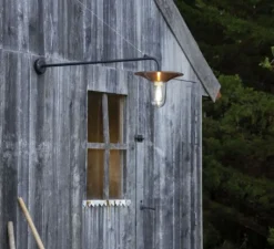 Applique*Roger Pradier Applique d'extérieur, Cooper N° 3, , IP65, L30,2cm, H78,2cm - verre clair Cuivre vernis sans patine 084