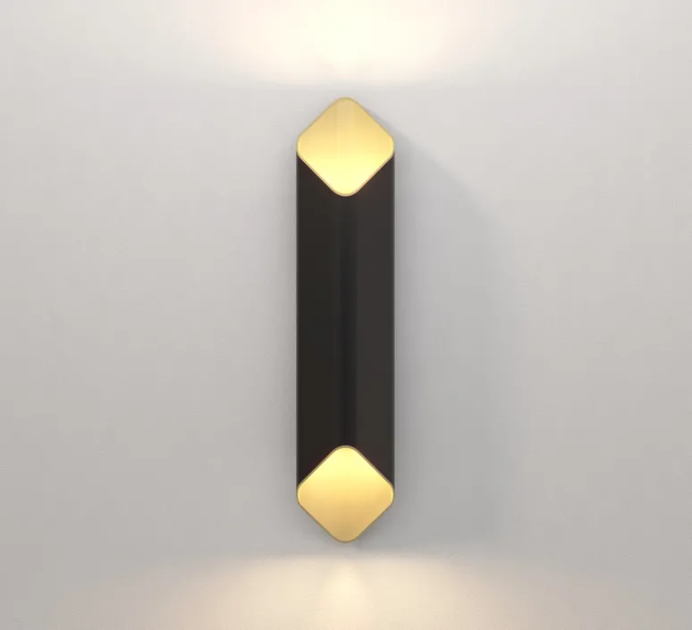 Applique*Astro Applique murale, Ako 600, , LED, dim, 2700K, 491 lm, L13cm, H60cm - noir et or