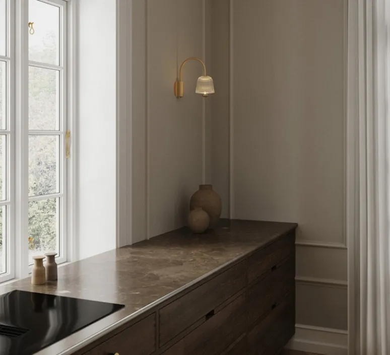 Applique*Nuura Applique murale, Asteea, , L12,5cm, H26,5cm- laiton satiné