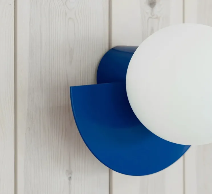 Applique murale, Candy little circle 180 S, bleu électrique, L28cm, H22cm - Swedish Ninja