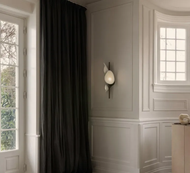 Applique*Nuura Applique murale, Florii 3, , LED, dim, 2700K, 960 lm, L22,1cm, H60,6cm - blanc, bronze