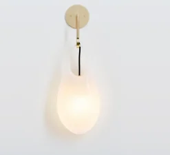 Applique murale, Hold 18, laiton, L20cm, H66cm - Sklo Studio