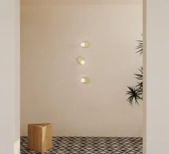 Applique*Atelier Areti Applique murale, Leaf, , L15,3cm, H15,3cm - laiton, verre opalin