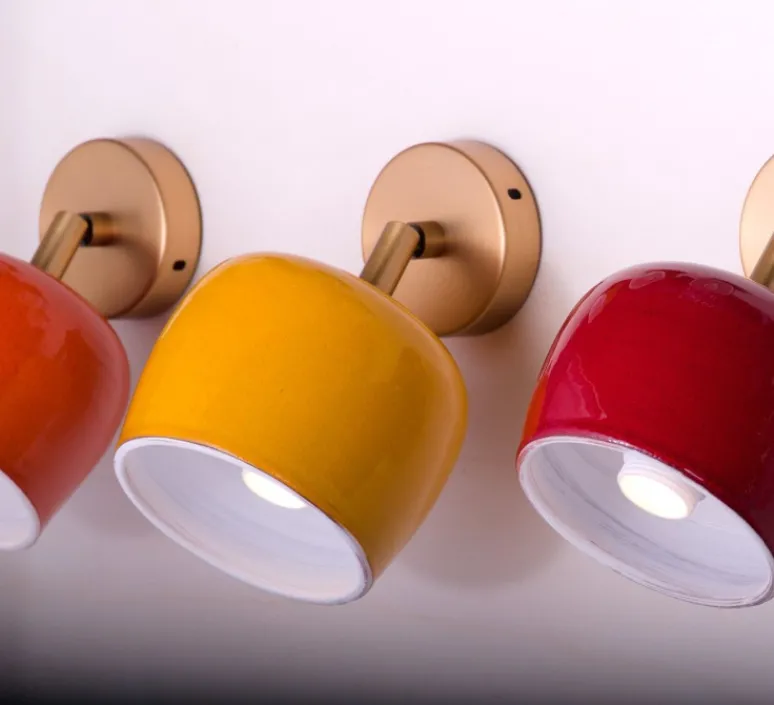 Applique*Nexel Applique murale, Marcel, , Ø12cm, H10cm - abat-jour rouge, bras laiton