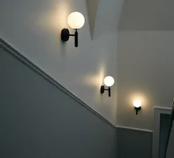 Applique*Nuura Applique murale, Miira, , L14cm, H28,5cm - gris roche, globe opalin