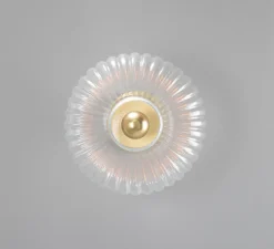 Applique murale, Neith, verre cannelé transparent, laiton satiné, Ø30cm, H30cm - Mullan Lighting