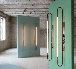 Applique*Magic Circus Editions Applique murale, Néon simple, , L6cm, H103cm - laiton, rouge brique