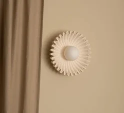 Applique murale, Ostro, écru céramique, Ø31cm, H31cm - Simone & Marcel