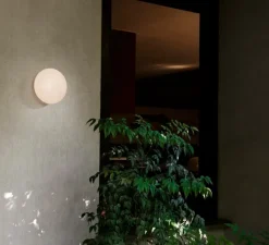 Applique|Plafonnier & Spot*Andtradition Applique murale ou plafonnier, Mist AP22, , IP44, L25cm, H25cm - blanc opalin