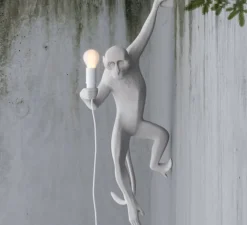 Applique|Enfants*Seletti Applique murale, singe, Monkey Hanging, gauche, , H76,5cm - blanc