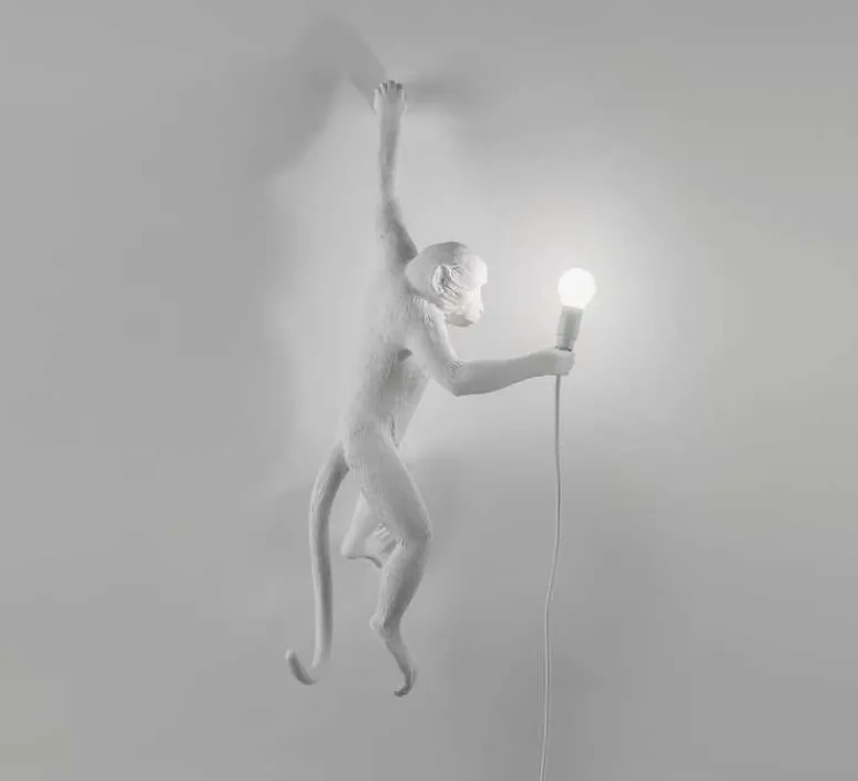 Applique|Enfants*Seletti Applique murale, singe, Monkey Hanging, gauche, , H76,5cm - blanc