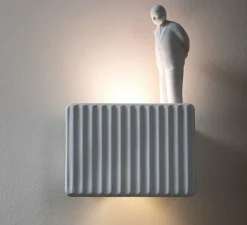 Applique*Karman Applique murale, Umarell, avec personnage debout, , LED, 3000K, 1282 lm, L18cm, H28cm - blanc mat