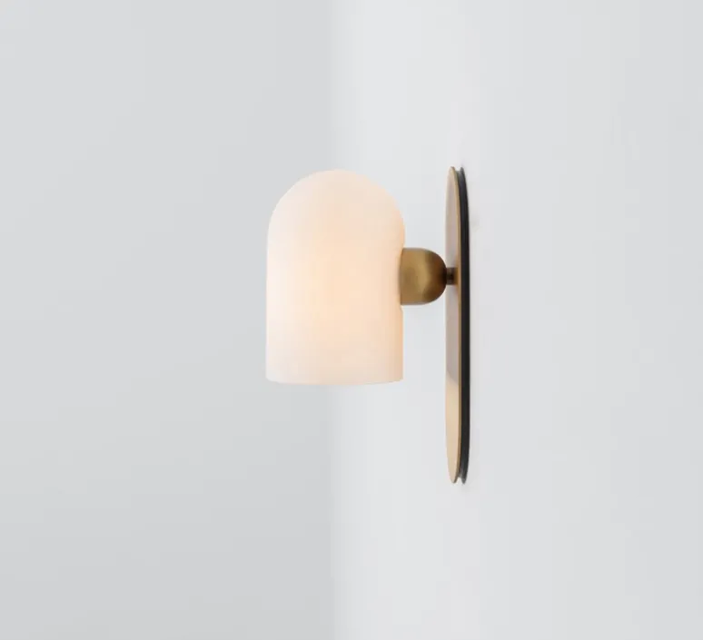 Applique*Schwung Applique, Odyssey Small, , L10,5cm, H23cm - opalin et laiton poli