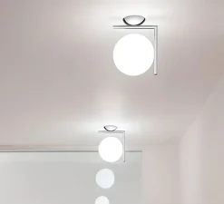 Applique ou plafonnier, IC Lights C/W1, opalin et chromé, L21,6cm, H20cm - Flos