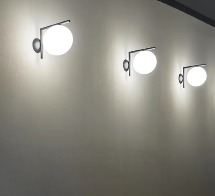 Applique ou plafonnier, IC Lights Wall 1 Outdoor, opalin et acier inox brossé, IP65,L20cm, H21,6cm - Flos