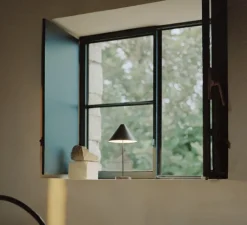 Lampe*New Works Baladeuse, Brolly, , LED, dim, 2700K, 140 lm, Ø16,5cm, H30cm - noir