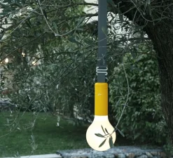 Suspension|Lampe*Fermob Baladeuse, d'extérieur, Lampe H24 avec sangle de suspension, , IP54, LED, 3000K, 70 lm, Ø11,5cm, H126,5cm - Miel