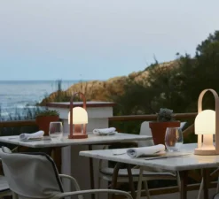 Lampe|Enfants*Marset Baladeuse, Follow Me, , LED, 2700K, 135lm Ø12,3cm, H28,8cm - terracotta