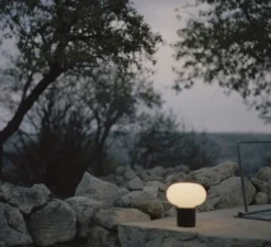 Lampe*New Works Baladeuse, Karl-Johan, , IP67, LED, dim, 2700K, 160 lm, Ø16cm, H18cm - Vert forêt