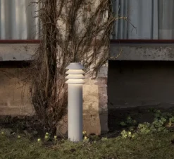 Lampadaire*Louis Poulsen Borne, Bysted Garden longue, , IP65, LED, 2700K, lm, Ø13,2cm, H53,4cm - Aluminium granité