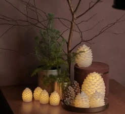 Lampe*Sirius Bougie, cire, Pomme de Pin, Clara, , LED, Ø10cm, H14cm - blanc