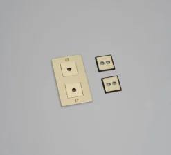 Façade, Buster, Double vertical, Laiton, Avec insert, L9cm, H16,1cm - Buster & Punch