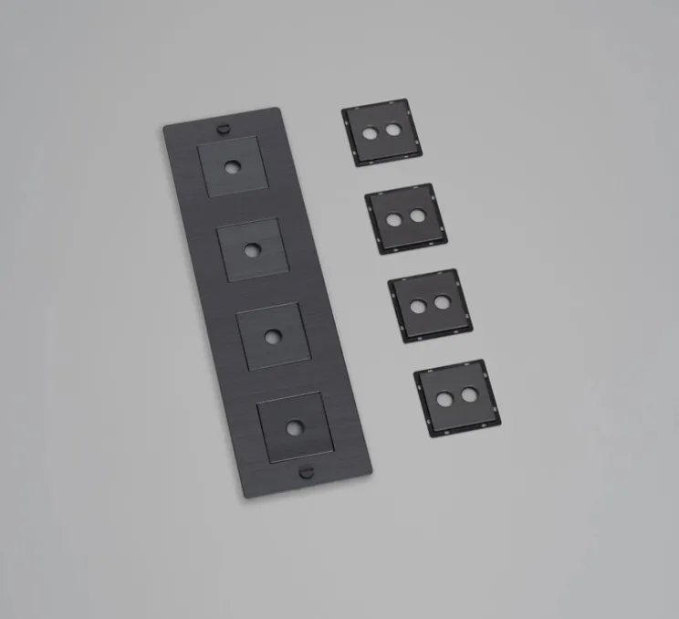 Façade, Buster, Quadruple vertical, Bronze fumé, Avec insert, L9cm, H30,3cm - Buster & Punch