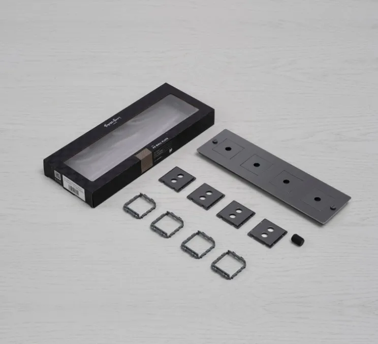 Façade, Buster, Quadruple vertical, Bronze fumé, Avec insert, L9cm, H30,3cm - Buster & Punch