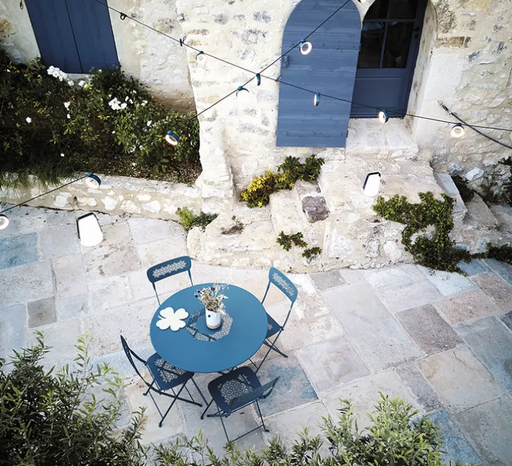 Guirlande lumineuse, HOOP, bluetooth, bleu acapulco, IP54, LED, 3000K, 960lm, Ø1200cm, H9,6cm - FERMOB