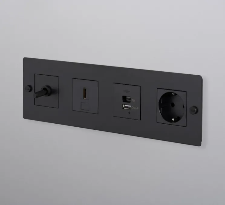 Interrupteur et Prise, Buster, Quadruple horizontal, Noir, Va-et-vient x1, Prise-HDMI x1, Prise-USB A/C x1, Prise-Schuko x1, Noir, L30,3cm, H9cm - Buster & Punch