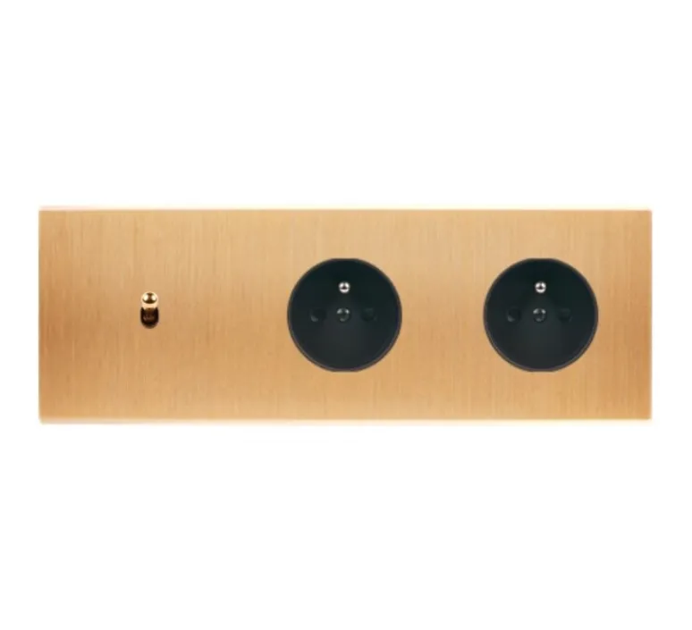 Prise|Interrupteur*Modelec Interrupteur et Prise, Confidence, Triple horizontal, Laiton brossé, Va-et-vient ou poussoir x1, Prise-2P+T x2, Laiton, L22,2cm, H8cm -