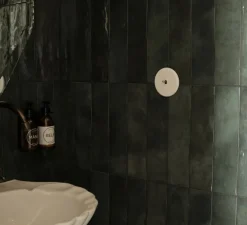 Interrupteur, Iris, Simple, Porcelaine blanc, Va-et-vient ou Poussoir x1, Laiton, L8,4cm, H8,4cm - Modelec