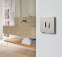 Interrupteur*Niko Interrupteur, Rocker, Simple, Steel champagne coated, Va-et-vient x2, Steel champagne coated, L9,5cm, H9,5cm -