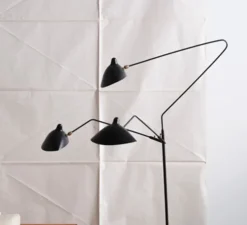 Lampadaire, 3 bras pivotants, noir, H210cm - Serge Mouille