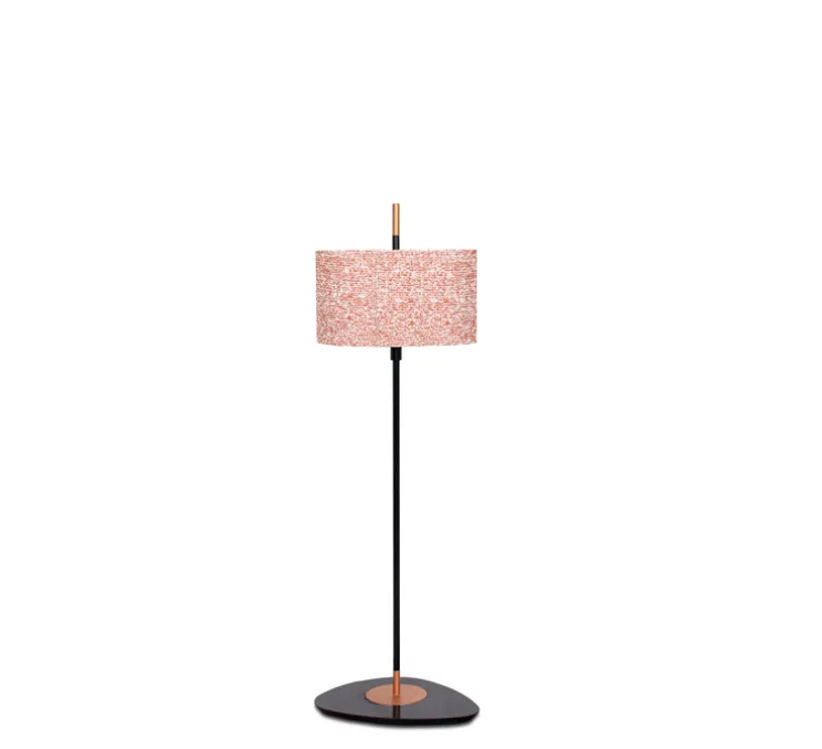 Lampadaire d'extérieur, Lagoon, medium, abat-jour orange Noumea Goyave, tissu Pierre Frey, structure laquée noire et cuivre, IP68, Ø35cm, H111,4cm - Contardi