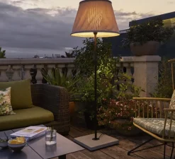 Lampadaire*Marset Lampadaire d'extérieur, TXL 2019 205, , IP65, L70cm, H204cm - Base béton, tige noir, abat-jour beige