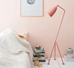 Lampadaire, Grasshopper, rouge vintage, H125,3cm, Ø43,5cm - Gubi