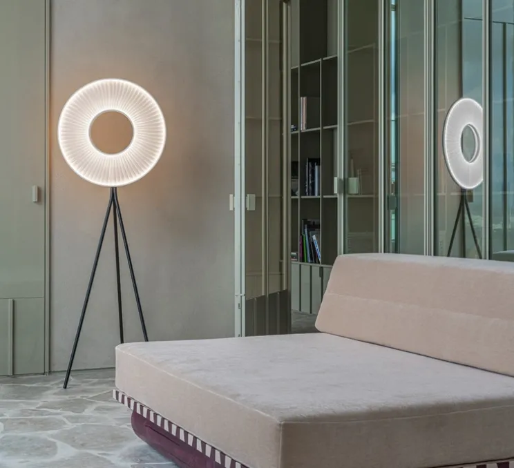 Lampadaire, Iris Tripod 60, blanc & noir, LED, dim, 2700K, 5250 lm, L169,5cm, H53,4cm - Dix heures dix