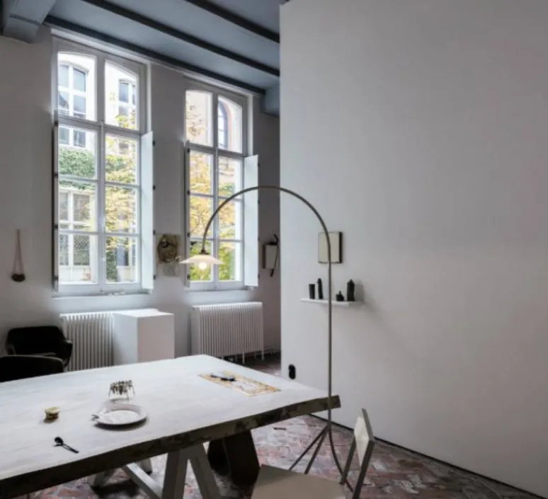 Lampadaire*Valerie_Objects Lampadaire, N°1, , L83,6cm, H190cm - gris clair