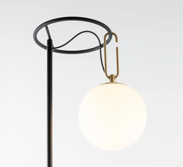 Lampadaire*Artemide Lampadaire, NH, , Ø42cm, H171,8cm - noir, laiton et blanc