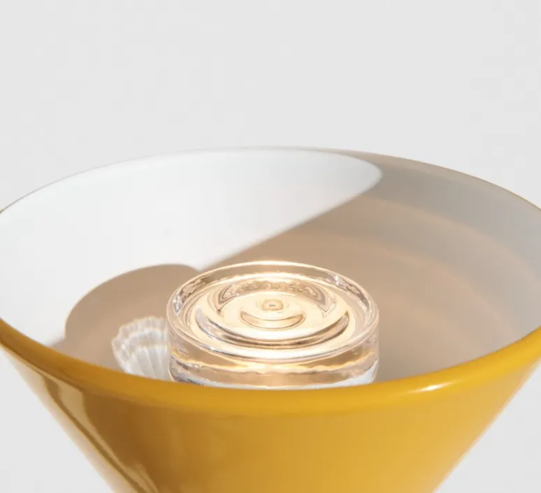 Lampadaire*Petite Friture Lampadaire, Pyl, , LED, dim, 2700K, 1150 lm, Ø33cm, H180cm - jaune, blanc, noir et rouge