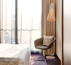 Lampadaire*Secto Design Lampadaire, Secto 4210, , LED, L30cm, H175cm - bois, blanc