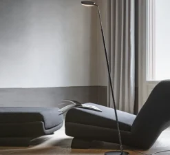 Lampadaire, Spoon, structure metal noir mat, cuir noir, LED, dim, 3000K, 600 lm, Ø12cm, H135cm - Penta