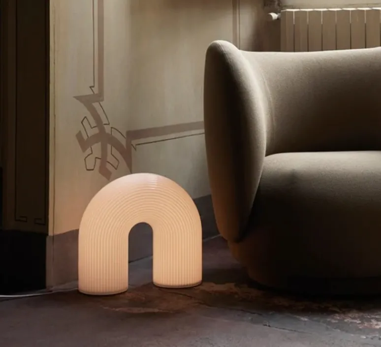 Lampadaire*Ferm Living Lampadaire, Vuelta, , LED, dim, 2700K, 265 lm, L40cm, H36cm - blanc