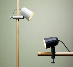 Lampe à pince, Noc avec câble, blanc cassé Pantone 1C, L10cm, H22cm - Hay