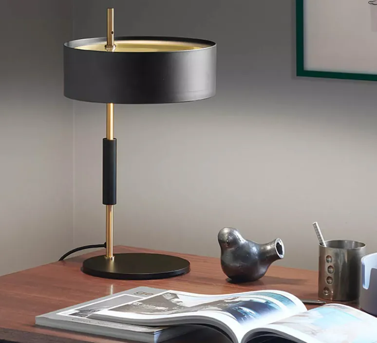 Lampe*Oluce Lampe à poser, 1953, , Ø20cm, H48cm - noir et or
