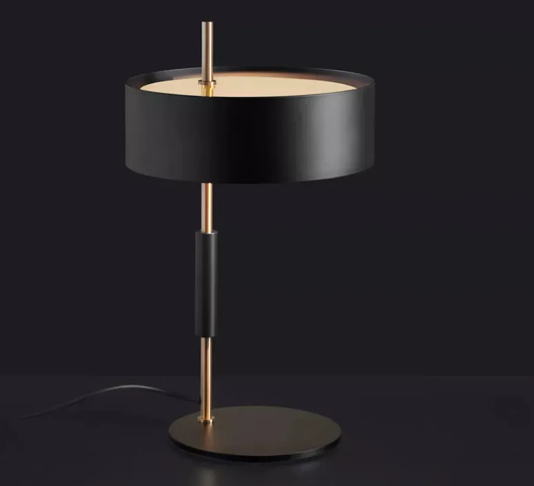 Lampe*Oluce Lampe à poser, 1953, , Ø20cm, H48cm - noir et or