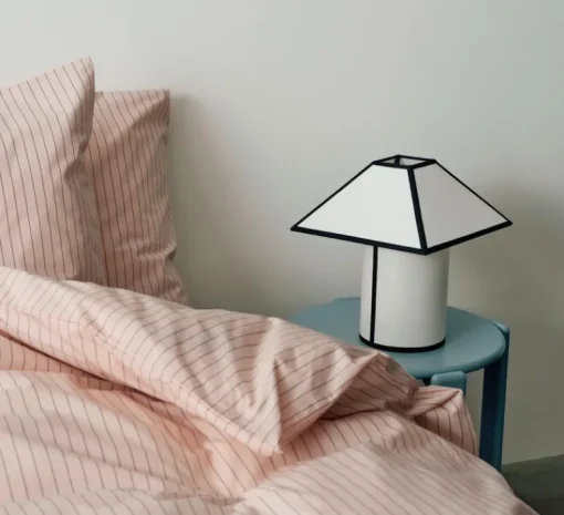 Lampe*HAY Lampe à poser, Ava Pyramid 290, , L29cm, H32cm - blanc et noir