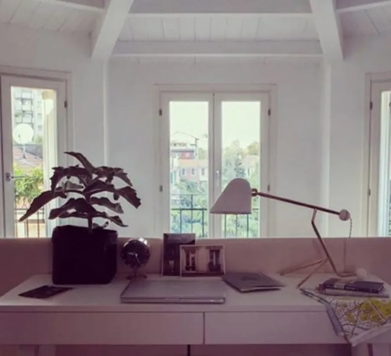 Lampe*Tato Italia Lampe à poser, Beghina, , LED, 3000K, 200lm, L22cm, H41cm - blanc brillant, laiton